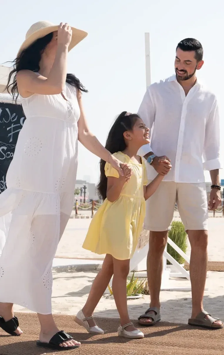 A family arriving for a day at Sole Mio